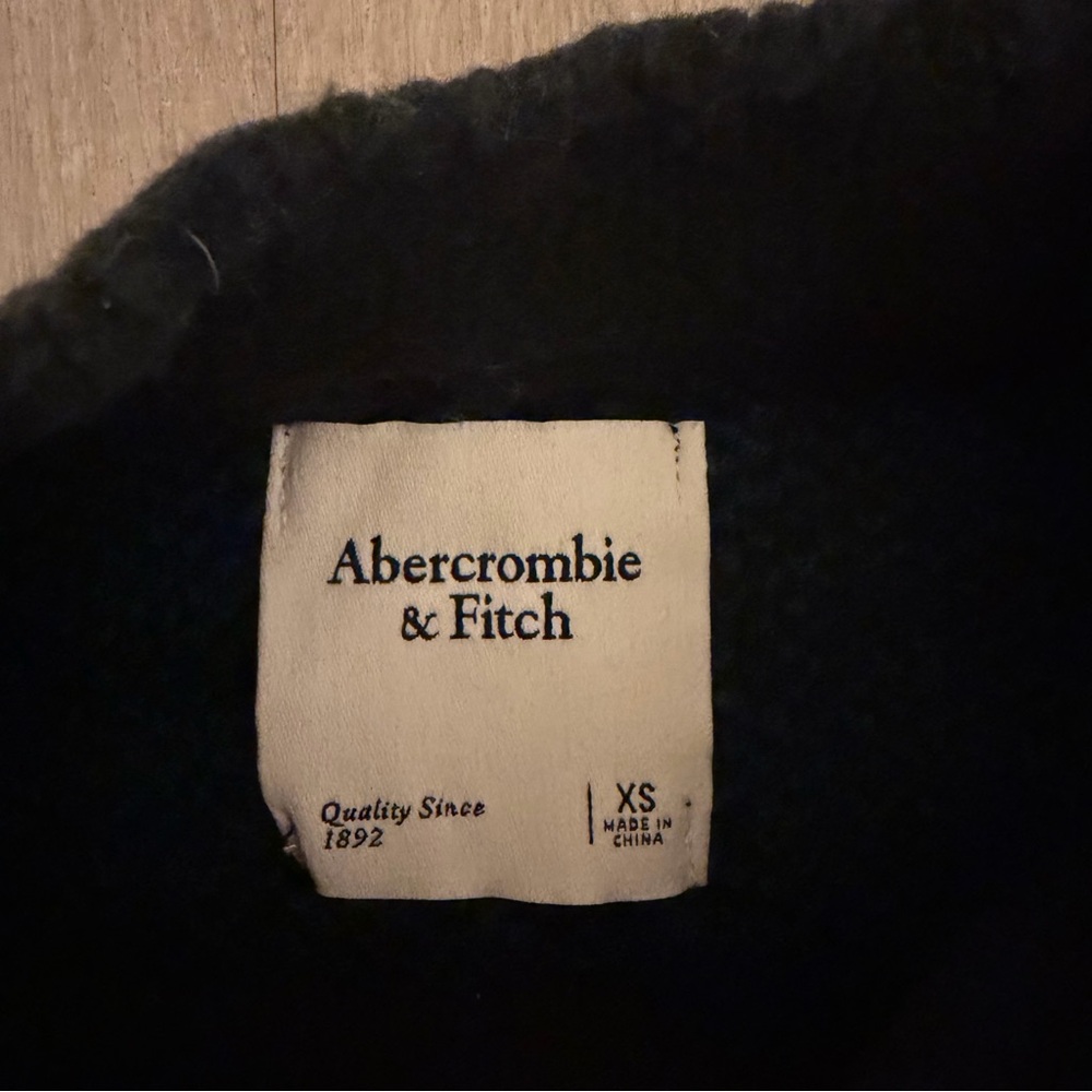 Abercrombie & Fitch Dark Green and Black Plaid Crewneck Sweater XS - Picture 3 of 6